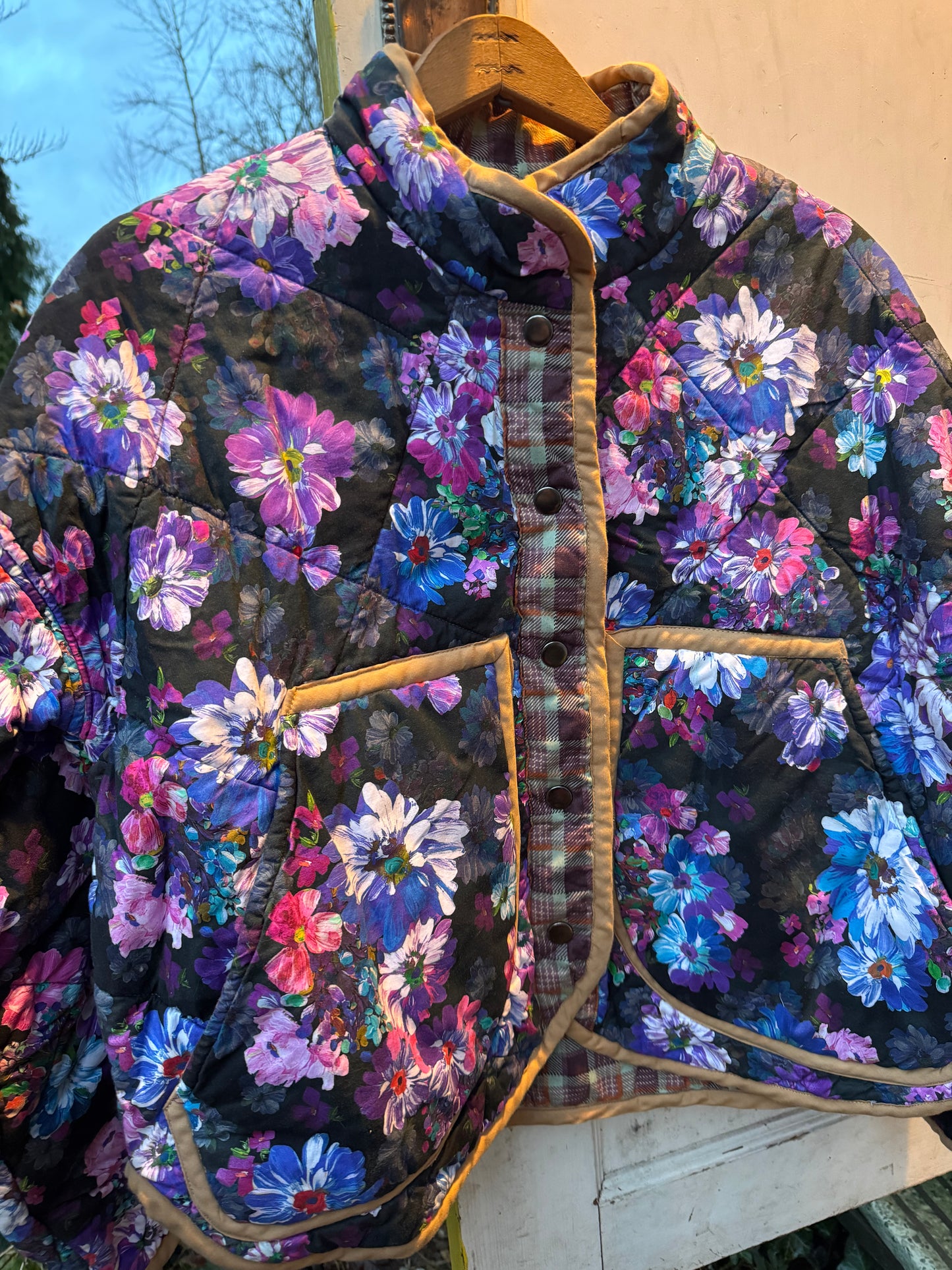 Black Floral Flora - Large