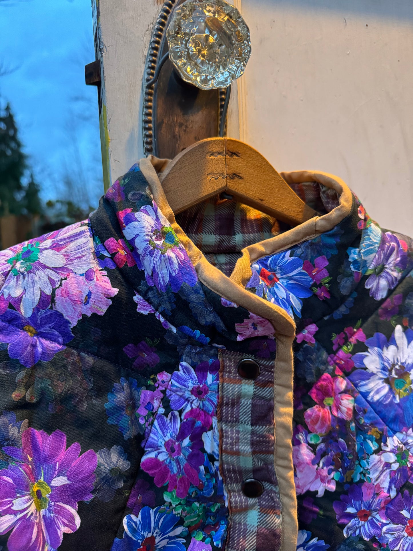 Black Floral Flora - Large